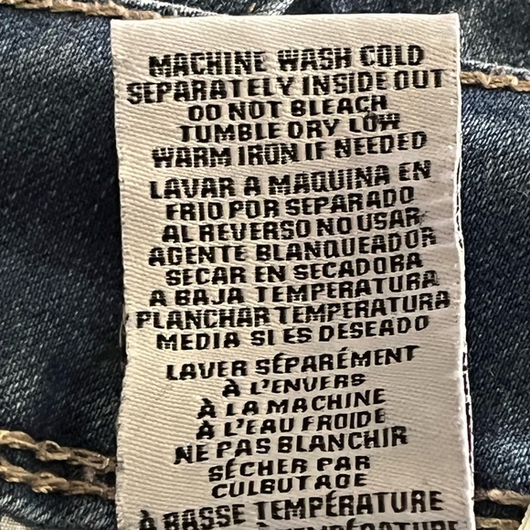 YMI WannaBettaButt? Women’s Denim Cuffed & Distressed Shorts. Size 5. 31” Waist. - Picture 4 of 6